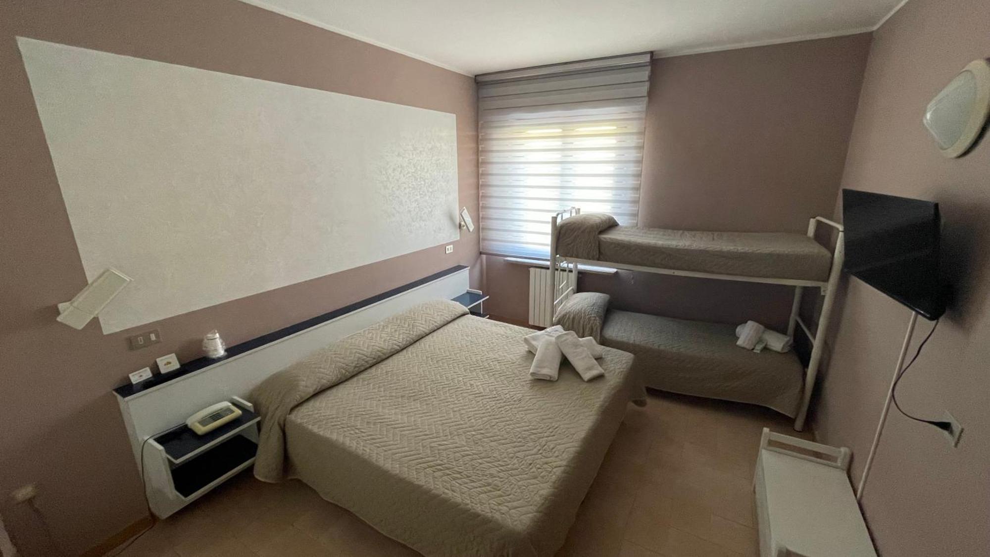 Hotel Belvedere Пола Екстериор снимка