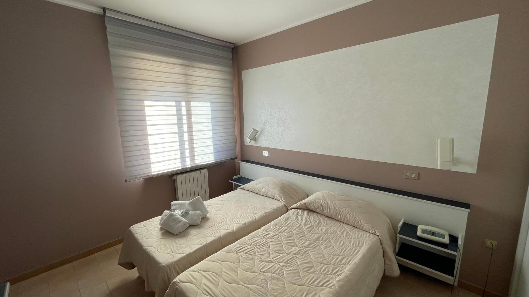 Hotel Belvedere Пола Екстериор снимка